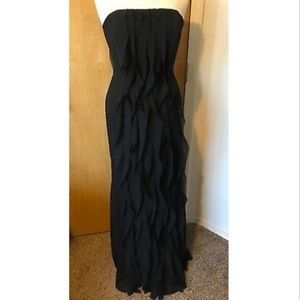 White by Vera Wang Formal dress w/ vertical ruffle